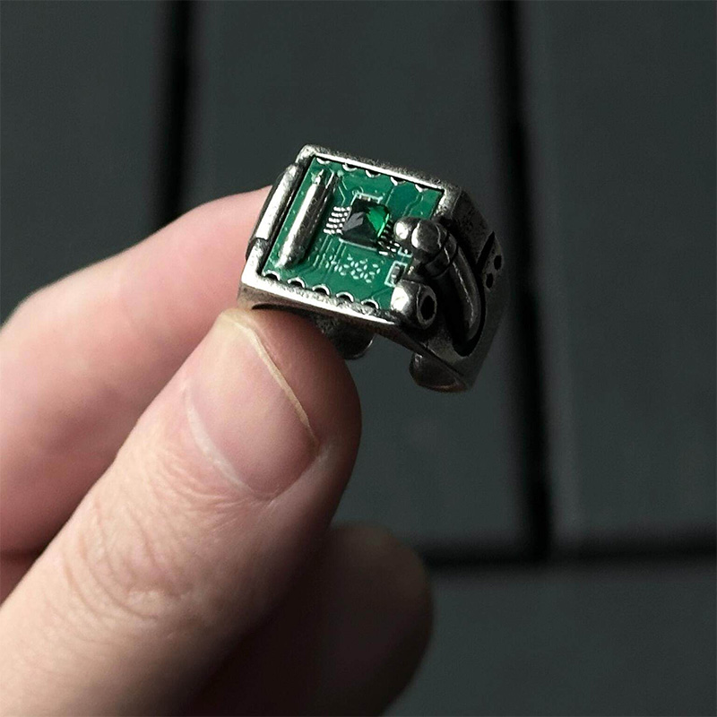 Tech-geïnspireerde PCB-patroon - Tech Accessories Industry recensie en prijs