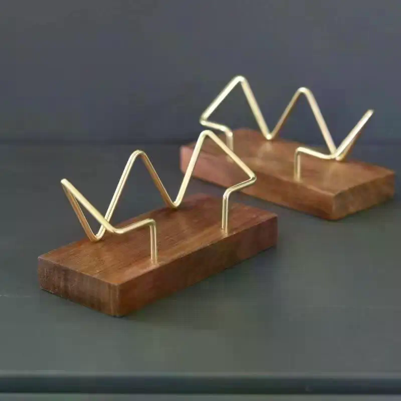 Houten visitekaartjeshouder Or - Tech Accessories For Office Desk recensie en prijs